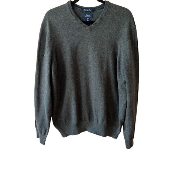 GH Bass & Co Mens Sweater Medium Gray Minimalist Cozy Elevated Basic Preppy - Picture 2 of 9